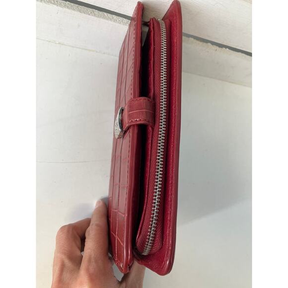 BRIGHTON LARGE RED LEATHER EMBOSSED ANIMAL PRINT WALLET - Picture 3 of 15